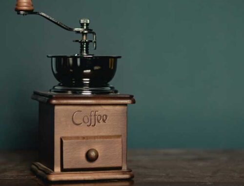 Espressoherstellung mit einer Handkaffeemühle – KaffeeKOMPASS Praxistest